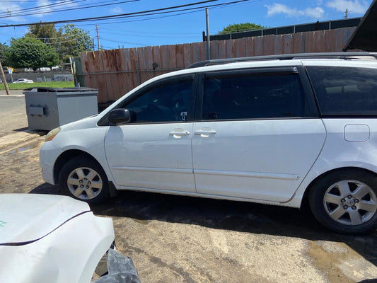 Guardalodo Izquierdo Toyota Sienna 2009