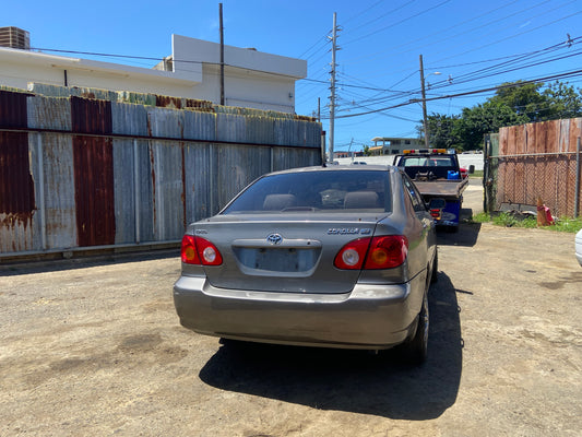 Tapa Baul Toyota Corolla 2004