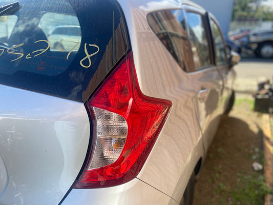 Panel Derecho Nissan Versa Note 2019