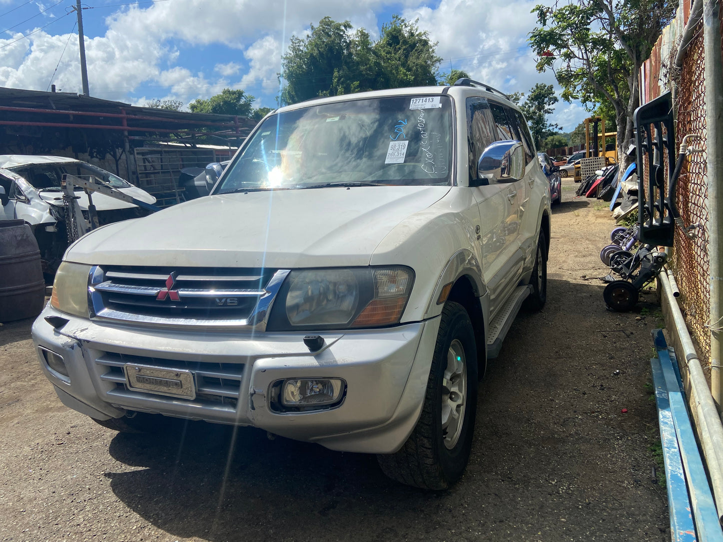 Bonete Mitsubishi Montero 2001