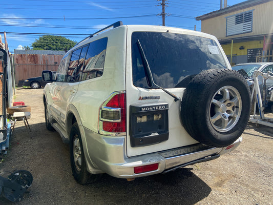 Bumper Trasero Mitsubishi Montero 2001